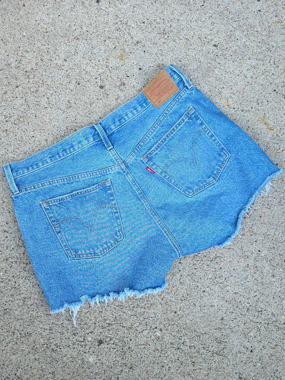 Levi's 501 Button Fly Distressed Denim Jean Shorts Size 34